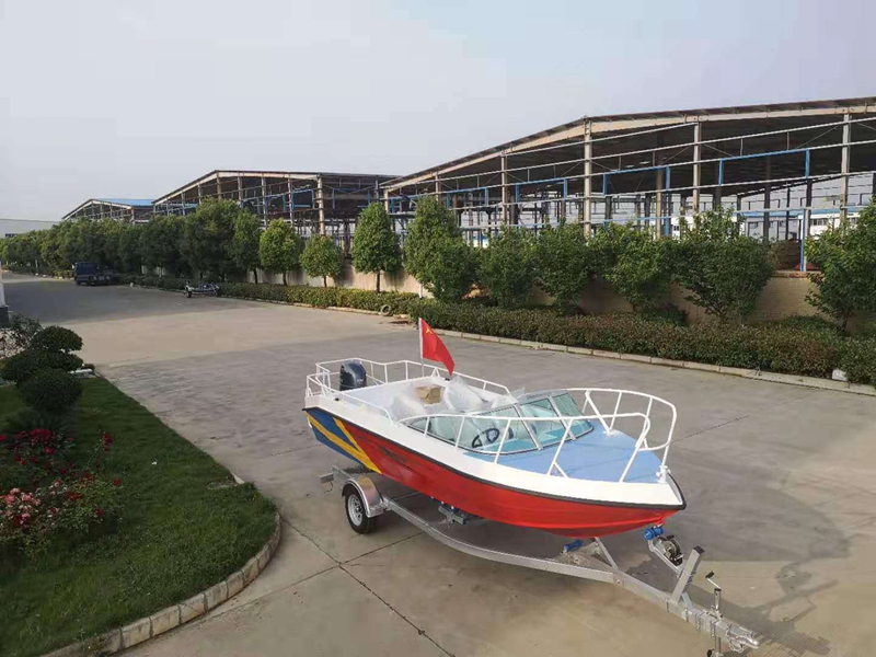 BL580D豪华钓鱼艇一